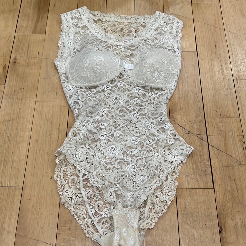 Cotton Club Lace Bodysuit Sz 32 S